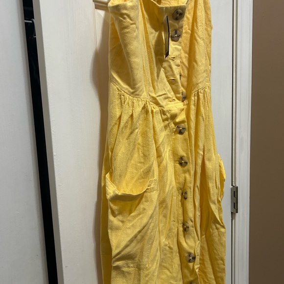 Yellow cami dress with pockets - Picture 2 of 2